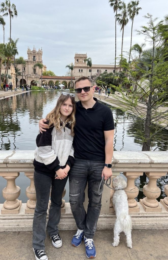 Jonas Gavelis with Daughter